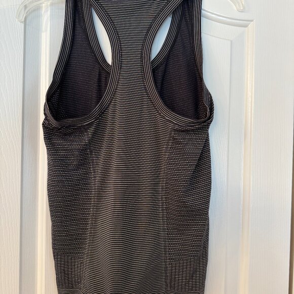 Athleta Striped Tank Womens Small - Picture 4 of 4